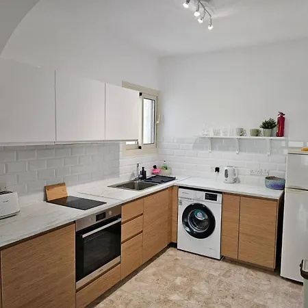 Margarita 110 - Newly Renovated * Paphos